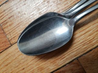 3 ANTIQUE VINTAGE COLLECTABLE UNIVERSAL INC STAINLESS STEEL SOUP SPOONS 7 