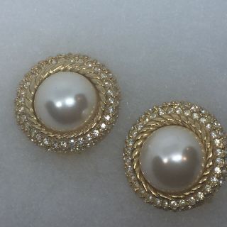CHRISTIAN DIOR - LARGE FAUX PEARL GLEAMING CRYSTAL STATEMENT COUTURE EARRINGS 3