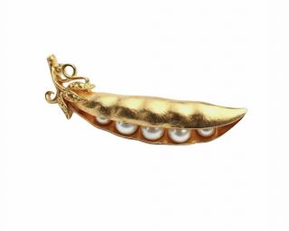 Vintage Trifari Gold Tone With Faux Pearls Peas In A Pod Brooch