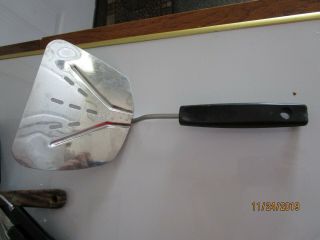 Vintage Foley Stainless Steel Mpls Wide Slotted Curved Flipper Lifter Spatula