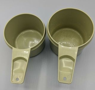 2 Vintage Tupperware Avocado Green Measuring Cups 3/4 & 1 Cup
