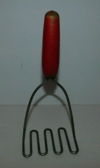 Neat Vintage 9 1/4 " Tall Red Wooden Handle Potato Masher