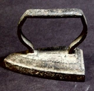Small Antique Cast Iron Sad Iron 3 1/4 " Long