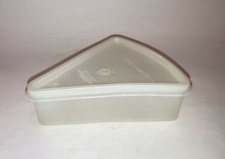 1 Vintage Tupperware Pie Slice Container With Seal 269