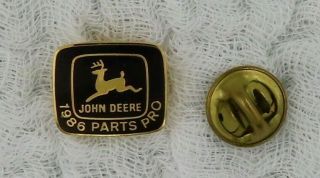 John Deere 1986 Leaping Deer Hat Lapel Pin