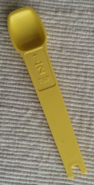 Vintage Tupperware Replacement Measuring Spoon 1/2 Tsp Yellow