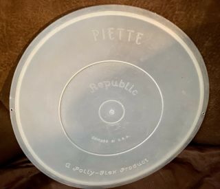 Vintage ’piette’ Republic Poly - Flex Product Plastic Round Pie Container