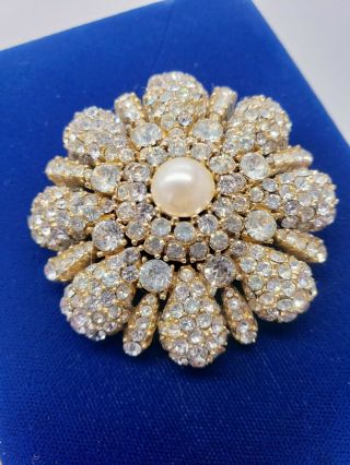 Vintage Signed Ciner Rhinestone Pave Flower Sparkling Brooch Pendant Faux Pearl