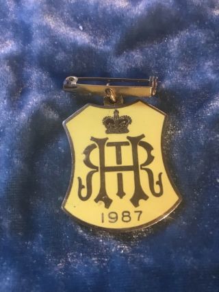 Vintage 1987 Henley Royal Regatta Members Enamel Badge 5042