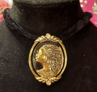 Gorgeous Vintage Coreen Simpson For Avon Regal Beauty Brooch/necklace