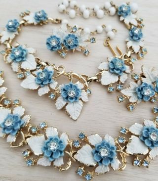 Vintage Coro Blue White Enamel Flower Necklace Bracelet Earrings Parure Set