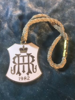 Vintage 1982 Henley Royal Regatta Members Enamel Badge