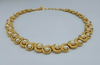 Stunning Vintage Trifari Pearl Necklace Choker Brushed Gold Tone Cond.