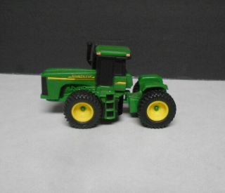 Ertl John Deere 1/64 Scale Diecast Farm Tractor F0515yl01