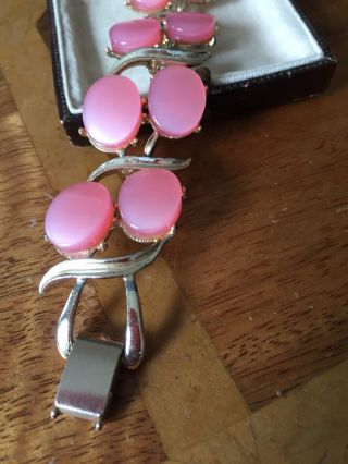 Stunning 1960s costume jewellery pink lucite stone Cocktail bracelet signed Coro 3