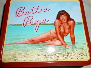 Vintage Dark Horse Comics Bettie Page Metal Lunchbox Tin Collectible