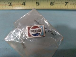 1 Pepsi Cola Enamel Hat Pin Advertising,  Roc Made In Taiwan 1980s In Package
