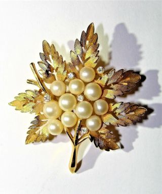 Vintage Crown Trifari Gold Tone Pearls Leaf Rhinestone Brooch Pin