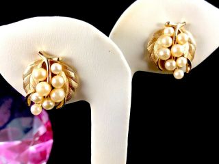 Perfect For Fall Crown Trifari Gold - Tone Faux Pearl Floral Leaf Clip Earrings
