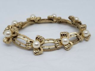 Vintage Crown Trifari Signed Faux Pearl Bow And Brushed Gold Tone Bracelet