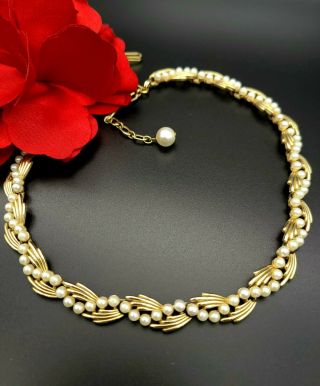 Vintage Crown Trifari Goldtone Faux Pearl Necklace