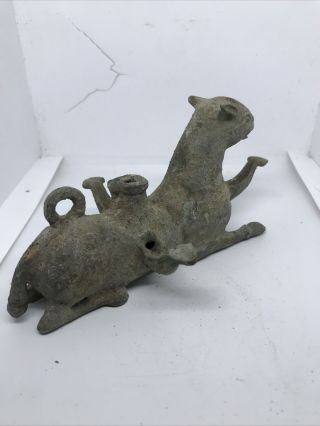 SCARCE ANCIENT LURISTAN BRONZE TRI - PRONGED OIL LAMP IN THE FORM OF A BEAST 3