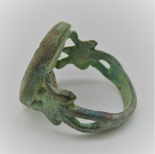 ANCIENT NEAR EASTERN BRONZE SEAL RING DEPICTING RULER 3