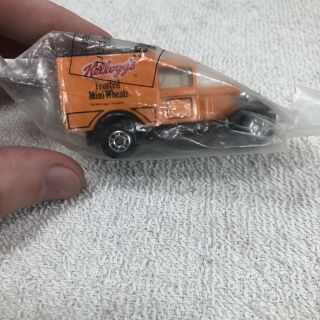 Vintage Kellogg ' s Cereal Promotional Matchbox Frosted Mini Wheat Toy Truck. 2