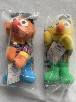 Bert And Ernie Sesame Street Mini Beans Kellogg Cereal Toy Figure 1999