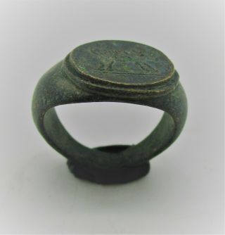 ANCIENT ROMAN BRONZE SEAL RING DEPICTING SHE - WOLF CA 200 - 300AD EUROPEAN 2
