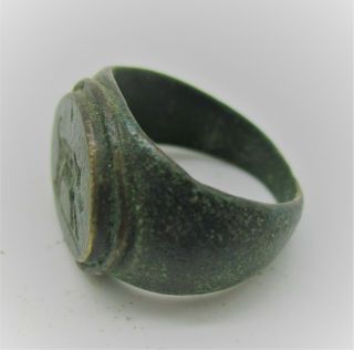 ANCIENT ROMAN BRONZE SEAL RING DEPICTING SHE - WOLF CA 200 - 300AD EUROPEAN 3