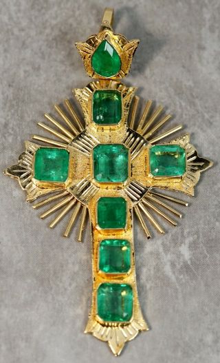 Vintage Estate 18k Yellow Gold 7.  00ctw Emerald Cross Pendant