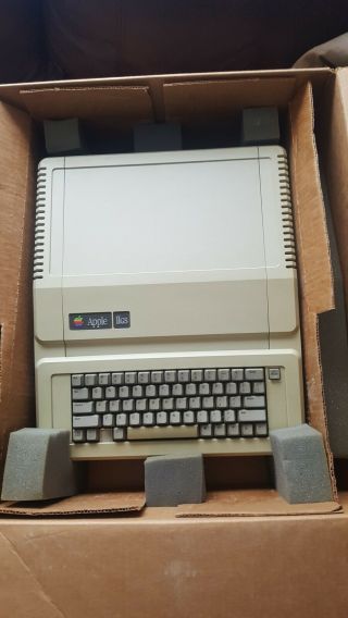 Ultra Rare Vintage Apple Iigs Upgraded From Iie - - Boxed