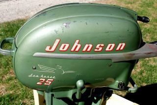 Vintage Johnson Seahorse Outboard Motor 25 Horse 1950s RD - 16 w/ Tank 6