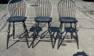 Vintage set of 3 matching D.  R.  Dimes country Windsor island bar chairs in black 6