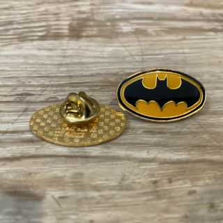 Vintage Dc Comics 1964 Batman Bat Signal Metal Enamel Lapel Pins