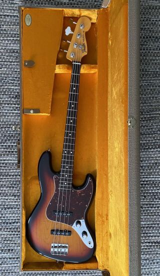 2011 Fender American Vintage 62 Jazz Bass Concentric Knob
