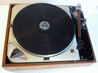 Vintage Thorens TD 124 Turntable with a Pritchard Audio Dynamic Tone Arm & Head 2