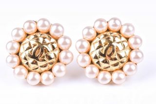 Chanel Vintage Large Quilted Pearl Cc Logo Clip On Earrings
