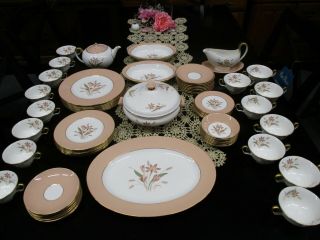 Vintage Wedgwood Southold Dinnerware Set For 8 W/ Serving Dishes - 1950 