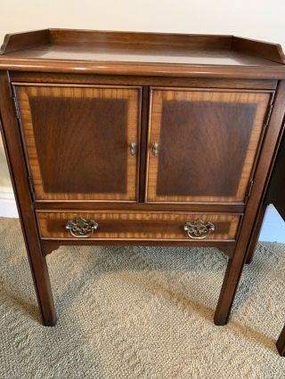 Vintage Pair Mahogany 18th Century Style Drexel Heritage Night Stands 2