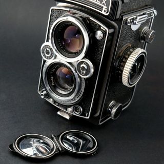 Vintage Rolleiflex TLR Film Camera,  75mm F3.  5 Planar Lens w Leather Case XLNT NR 4