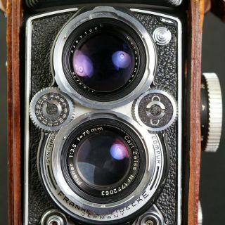 Vintage Rolleiflex TLR Film Camera,  75mm F3.  5 Planar Lens w Leather Case XLNT NR 5