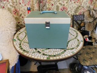 Vintage Singer 221k White Featherweight Sewing Machine 1964 W/case