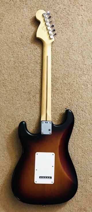 Fender Highway One Stratocaster HSS Vintage Sunburst Electric Guitar W/ Gig Bag 2