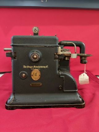 Singer 176 - 23 Vintage Industrial Fur Sewing Machine