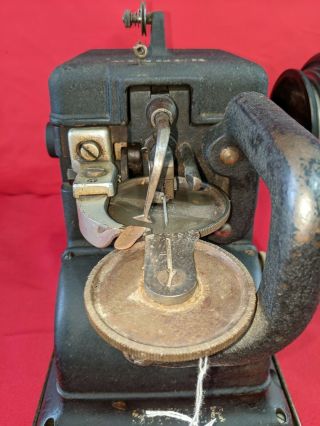 Singer 176 - 23 Vintage Industrial Fur Sewing Machine 6