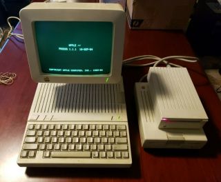 Vintage Apple Iic Computer System A2s4000 - Computer,  Monitor & 2 Drives