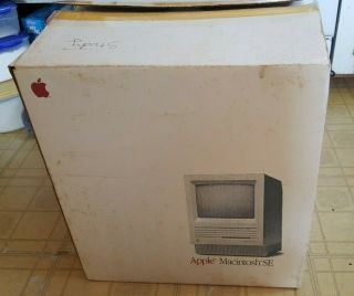 Rare Vintage Macintosh Se W/box - - Appears Complete - L@@k