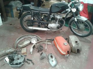 Vintage 1966 Ducati 160 Monza Jr Motorcycle (not Complete With Parts)